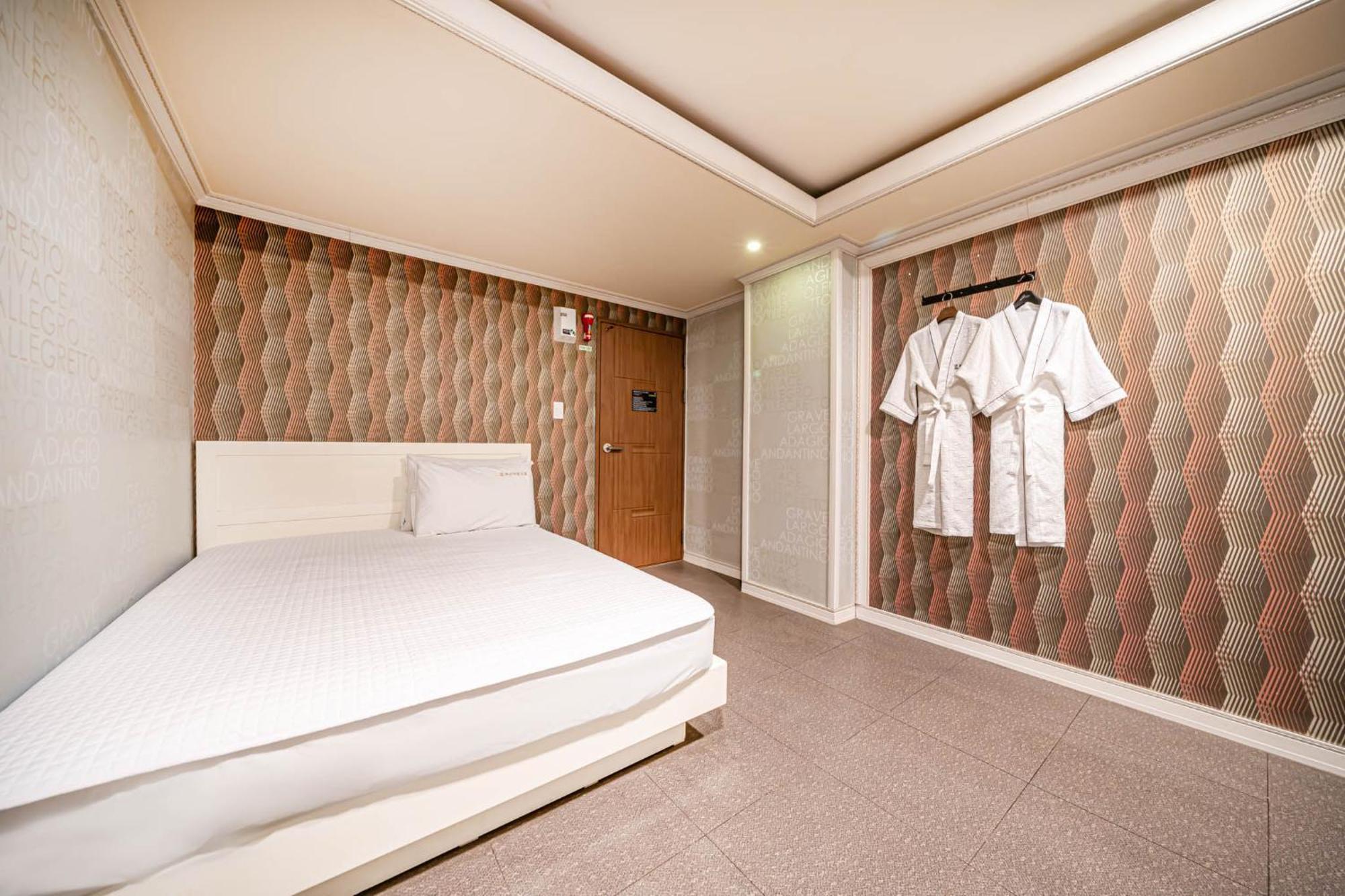 Top Motel Μπουσάν Εξωτερικό φωτογραφία