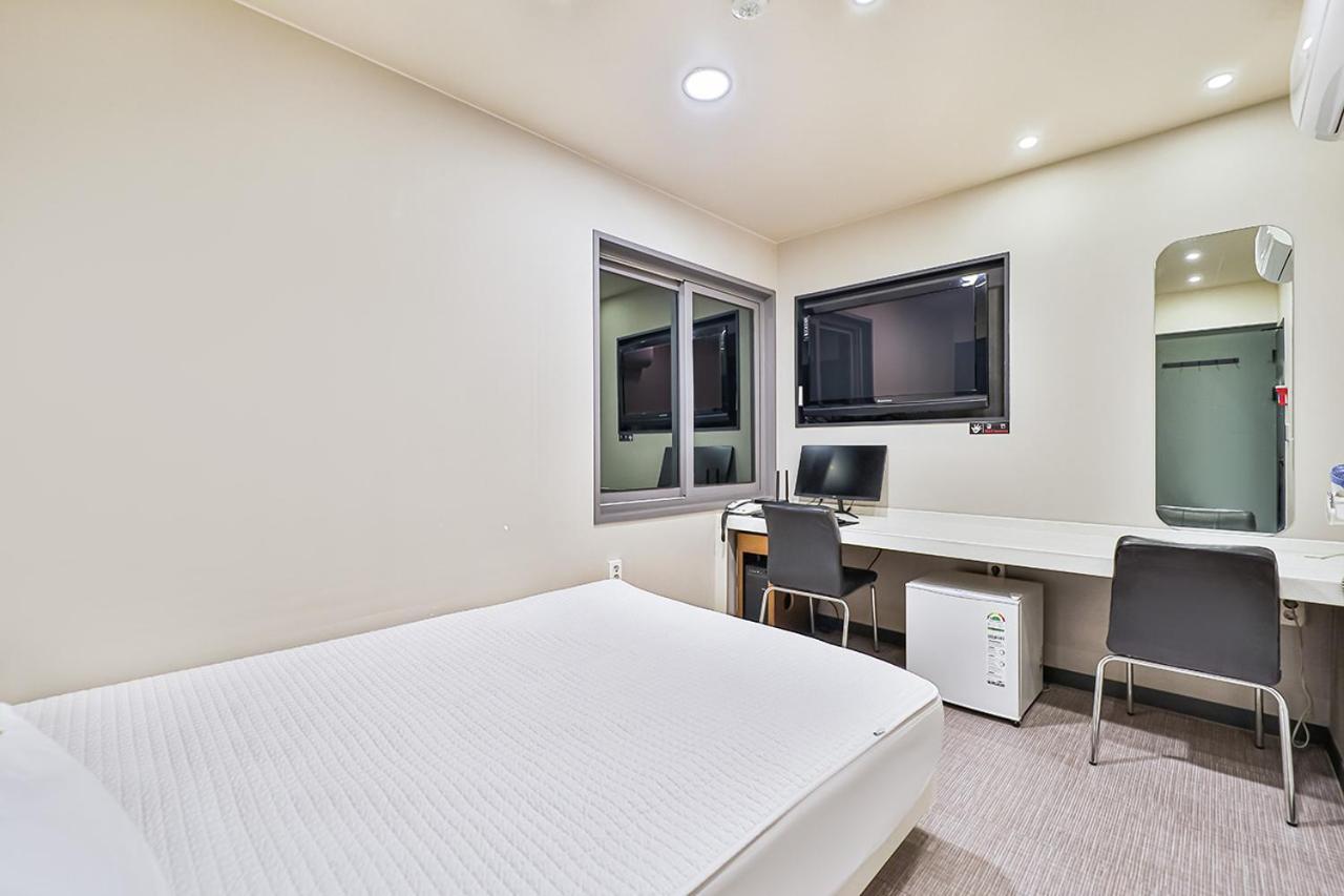 Top Motel Μπουσάν Εξωτερικό φωτογραφία