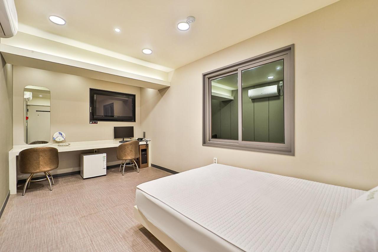 Top Motel Μπουσάν Εξωτερικό φωτογραφία